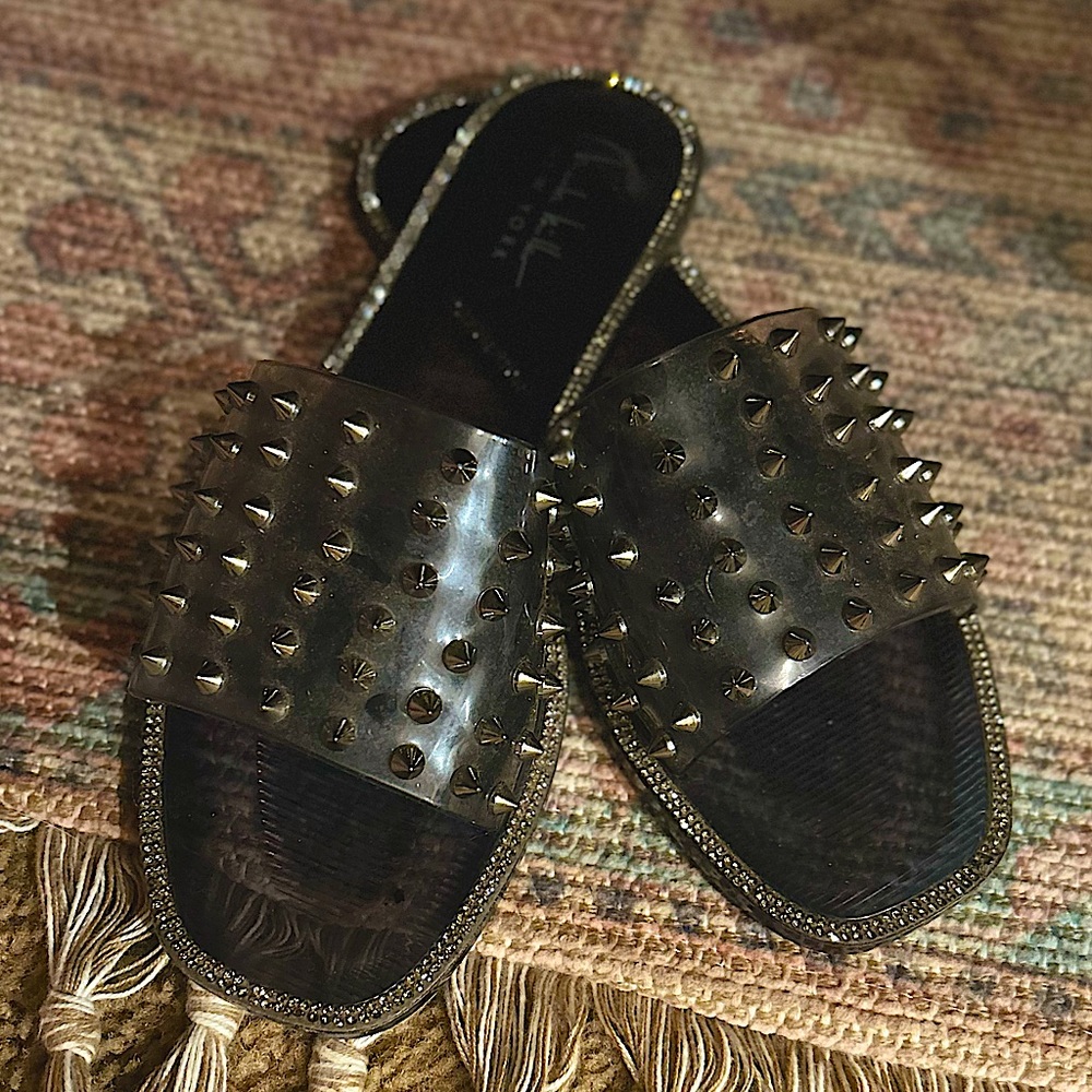 Nicole Miller Studded Square Toed Slides! Size 7